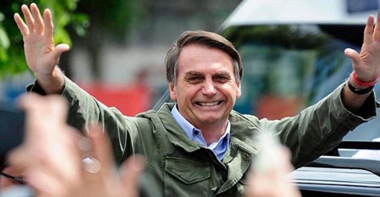 Jair Bolsonaro corta o cabelo pela segunda vez em dois dias