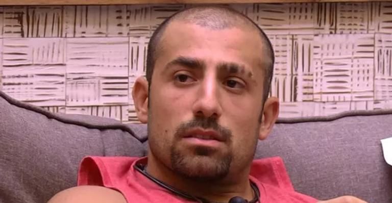 Após passar em teste, ex-BBB Kaysar fará sua primeira novela na TV Globo