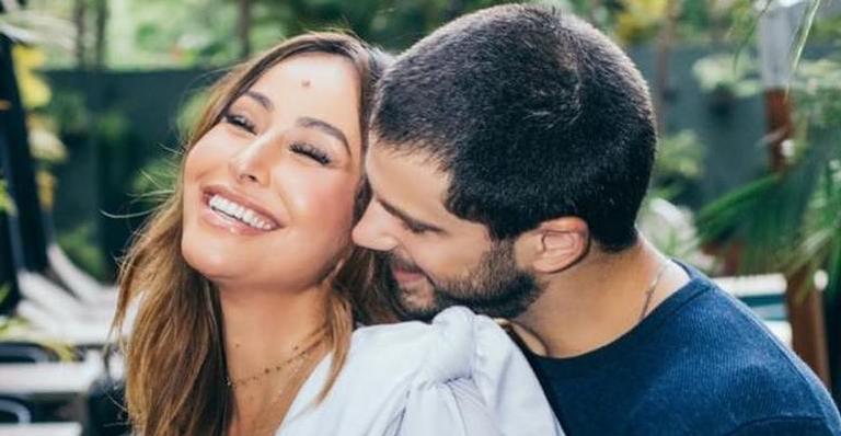 Prestes a dar à luz, Sabrina Sato se derrete com fotos de Duda Nagle pequeno: ”Lindo”