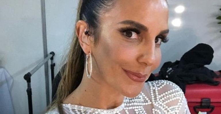 Ivete Sangalo se diverte ao relembrar vídeo antigo de seus tempos de modelo ainda na adolescência