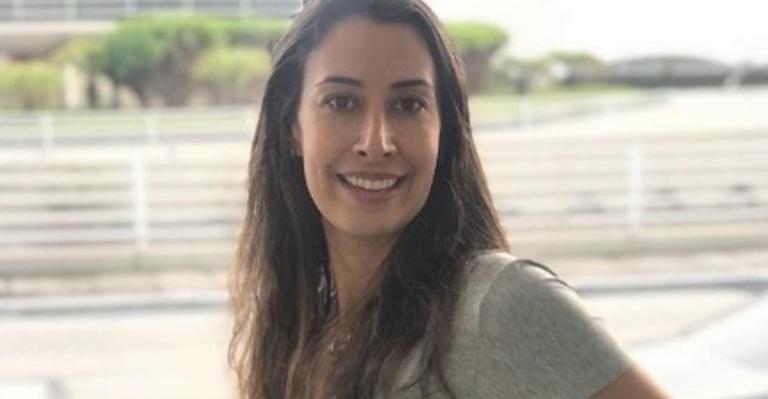 Fofura! Sheilla Castro exibe rostinho de suas gêmeas recém-nascidas pela primeira vez