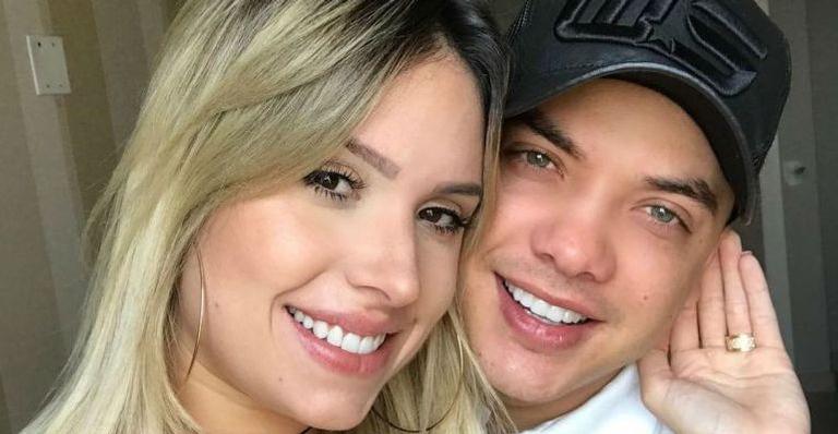 Na cama, Thyane Dantas flagra Wesley Safadão em momento descontraído