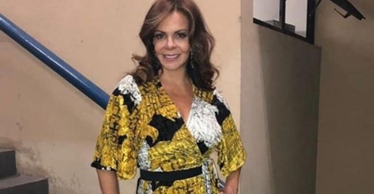 Sula Miranda exibe corpão de biquíni ao comemorar chegada de seus 55 anos