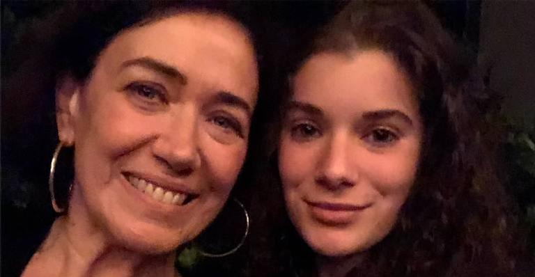 Lília Cabral comemora estreia de sua filha nas novelas: ”Não sei de quem a emoção é maior”
