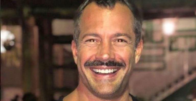 Malvino Salvador exibe foto fofíssima em família durante viagem de férias em Fernando de Noronha
