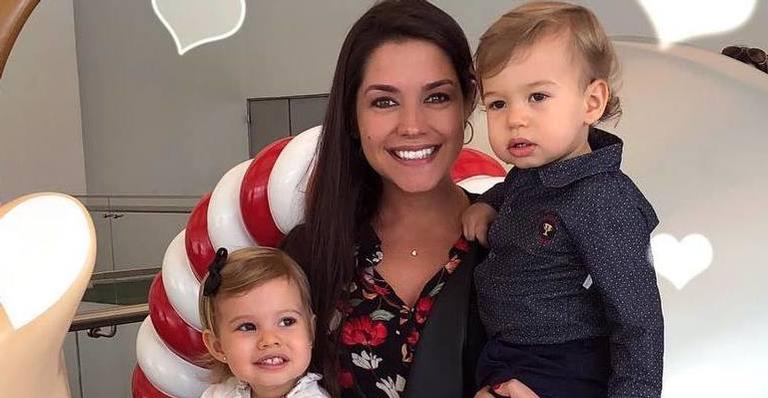 Fofura! Filhos de Thais Fersoza e Michel Teló brincam com coelho recém-nascido
