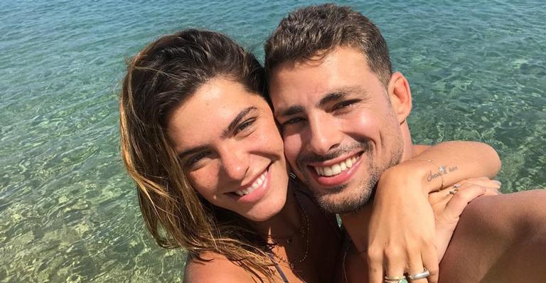 Cauã Reymond assume relação com Mariana Goldfarb e faz desabafo: ”Saudades de você”