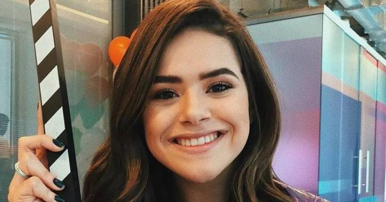 Aos 16 anos, Maisa Silva comemora um ano de namoro com Nicholas Ashiro e recebe a torcida dos fãs