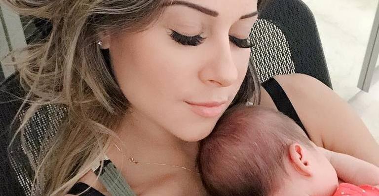 Mayra Cardi se impressiona com habilidade da filha de apenas 1 mês; Entenda