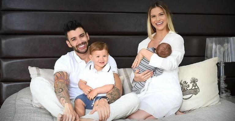 Fofura! Andressa Suita se derrete ao ver Gusttavo Lima brincando com o caçula, Samuel