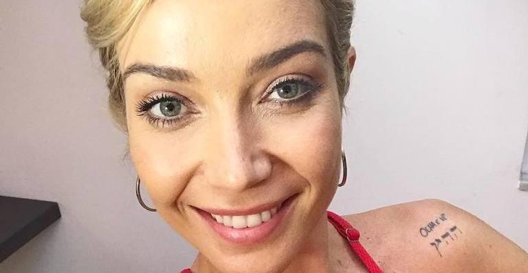 Luiza Possi inova e surge de pijama em show: ”Nunca estive tão à vontade no palco”