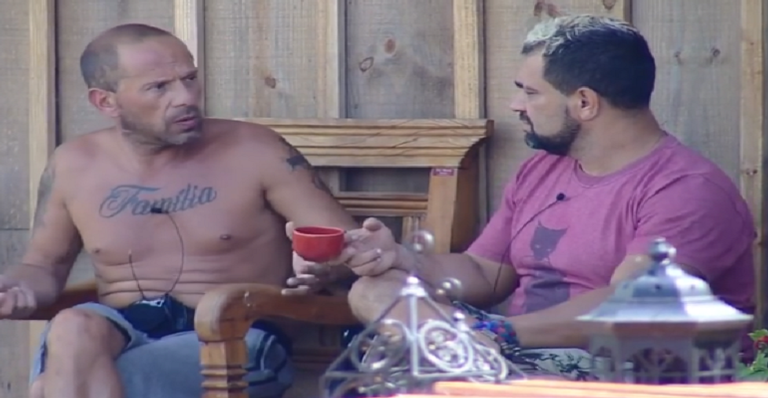 A Fazenda: Rafael Ilha diz que Gabi Prado usou João Zoli: ‘Só coice’