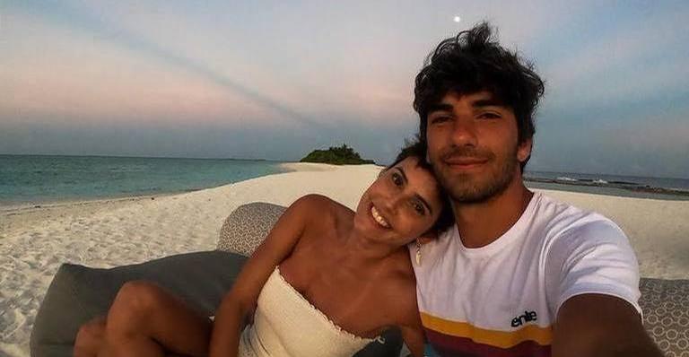 Chiquérrima! Deborah Secco completa 39 anos e ganha festa nas alturas ao lado do marido, Hugo Moura