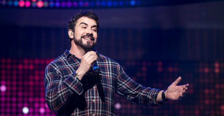 Fábio de Melo se apresenta em ‘SóTocaTop’ e vira alvo de piada de Luan Santana