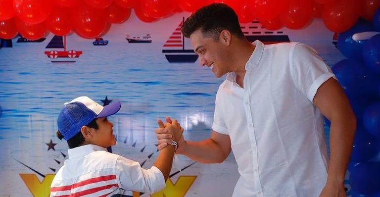 Após Yhudi ganhar festa de Mileide Mihaile, Wesley Safadão faz surpresa para o filho