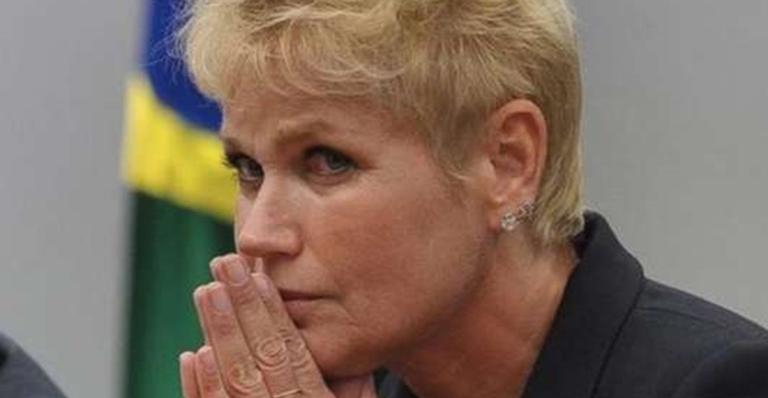 Xuxa é ameaçada de processo por produtora após ficar na mão em Fortaleza