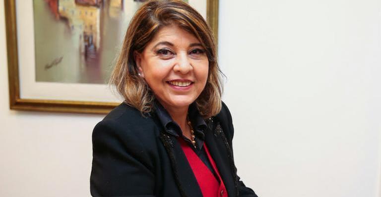 Roberta Miranda revela que já namorou uma travesti