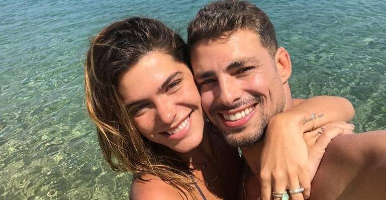 Cauã Reymond compartilha desenho sensual, marca Mariana Goldfarb e fãs disparam: ”Noite foi boa”