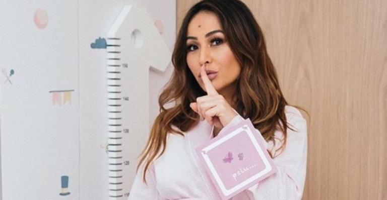 Animada, Sabrina Sato aparece entrando em trabalho de parto dançando ao lado de Duda Nagle