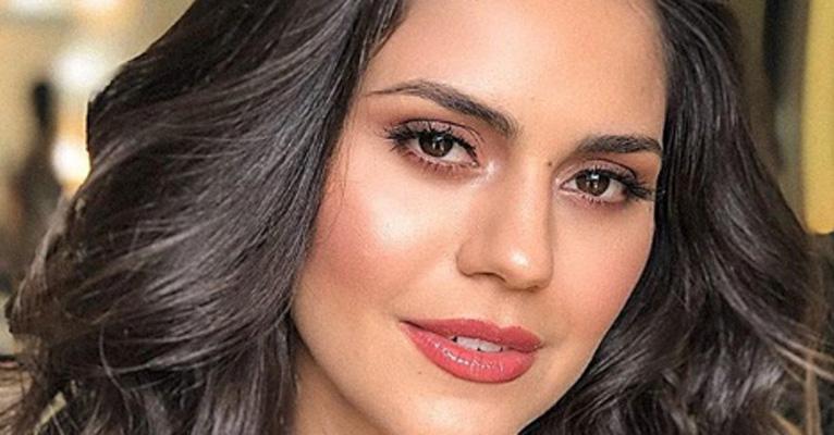 Uau! Jessika Alves usa decote vertiginoso em festa de 25 anos da revista CARAS