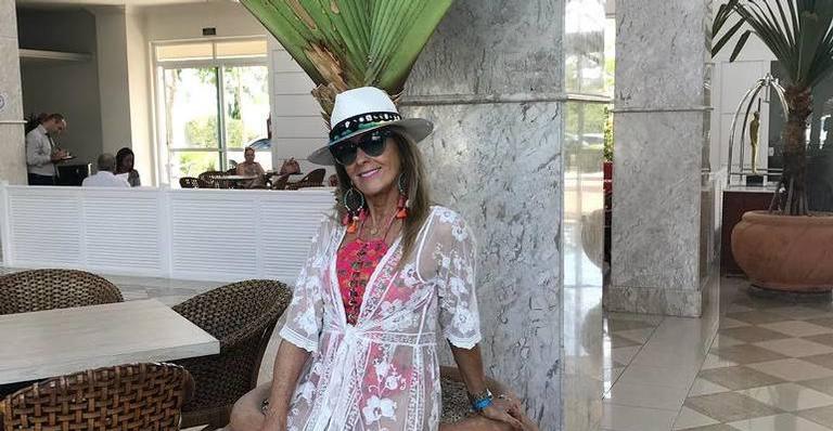 Garota de Ipanema! Aos 73 anos, Helô Pinheiro exibe corpão ao aparecer só de biquíni