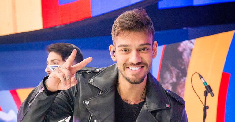 Lucas Lucco fala sobre se exercitar com mãe e elogia: ”Gata, né?”
