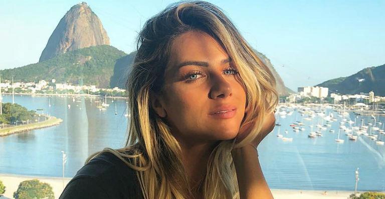Giovanna Ewbank encanta a web ao posar ao lado da filha, Titi