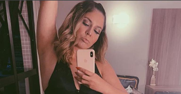 Após perder 20 kg, Marília Mendonça posta selfie e exibe novo corpo