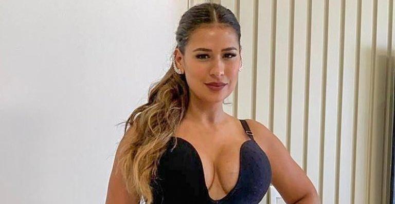 Em processo de emagrecimento, Simone reclama após comer demais: ”O que está acontecendo comigo?”