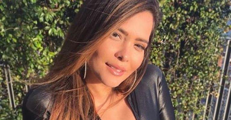 Poderosa! Geisy Arruda surge com decotado ousado e exibe cinturinha micro