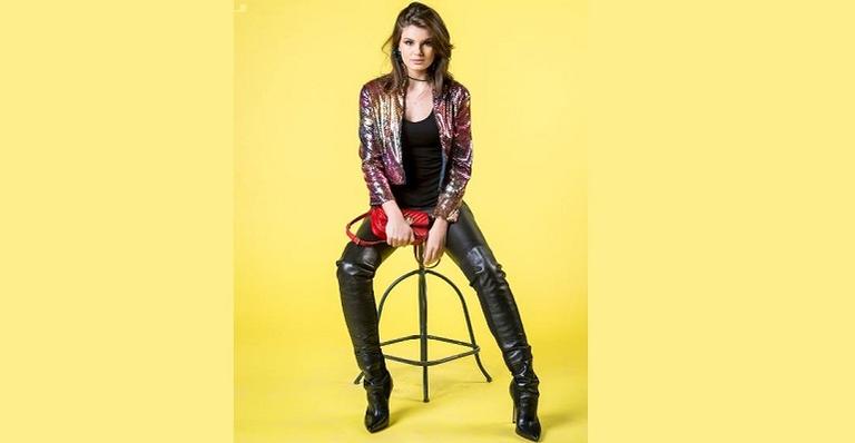 Camila Queiroz não terá escrúpulos em ‘Verão 90’