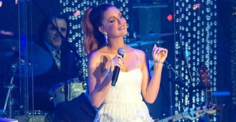 Marina Ruy Barbosa nega cantada de Roberto Carlos durante especial: “Não dá para acreditar em tudo”