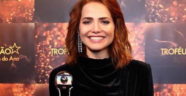 Letícia Colin faz lindo discurso na web após ganhar prêmio de melhor Atriz Coadjuvante