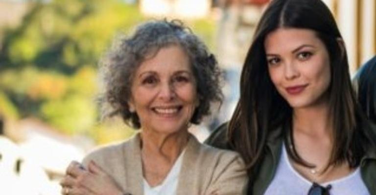 Vitória Strada posa com Irene Ravache e faz linda declaração: ”Obrigada por ser você”