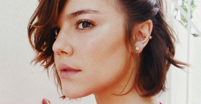 Alice Wegmann é ”desaprovada” por escolha de look e dá a melhor resposta