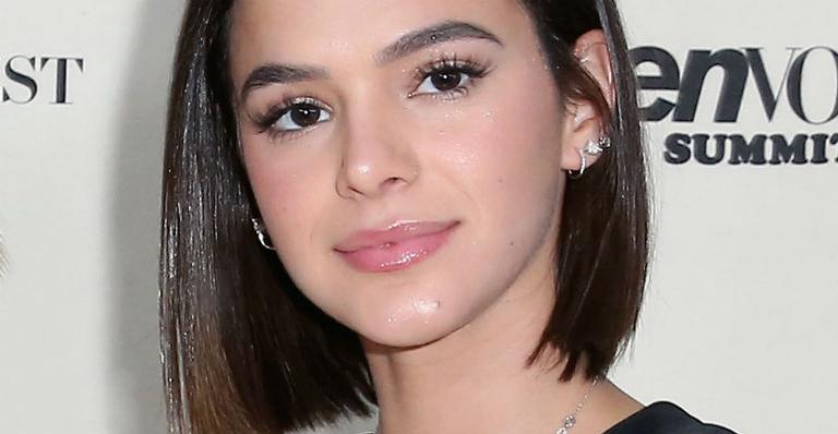 Bruna Marquezine se irrita com crítica e rebate internauta: ”Você não sabe de nada”