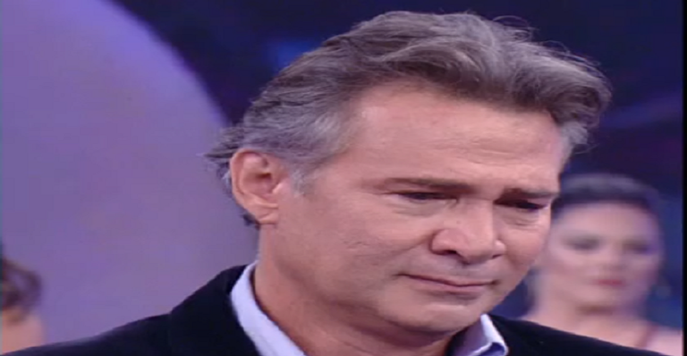 Nelson Freitas abre o jogo e vai aos prantos ao revelar sua infância traumática