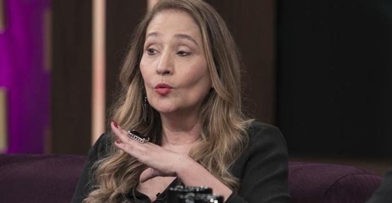 Sônia Abrão dispara críticas contra Zezé Di Camargo e Anitta: ”Tudo o que ela faz é fake”