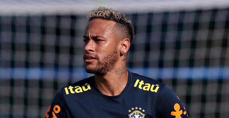 Triste por estar longe, Neymar manda incentivo a Medina antes de competição: ”Mostra teu talento”