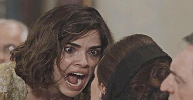 ‘O Sétimo Guardião’: Stela surta e xinga sogra na igreja: ‘Bruxa!’