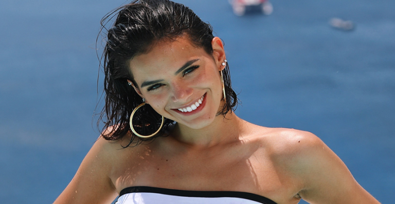 Bruna Marquezine revela que já acorda ouvindo louvores: ‘Nada se compara a Deus’