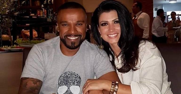 Alexandre Pires comemora 10 anos de casado: ”Presente de Deus em minha vida”
