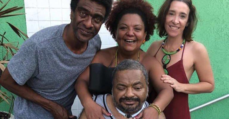 Helio de La Peña faz visita especial a Arlindo Cruz: ”Fisicamente melhor”