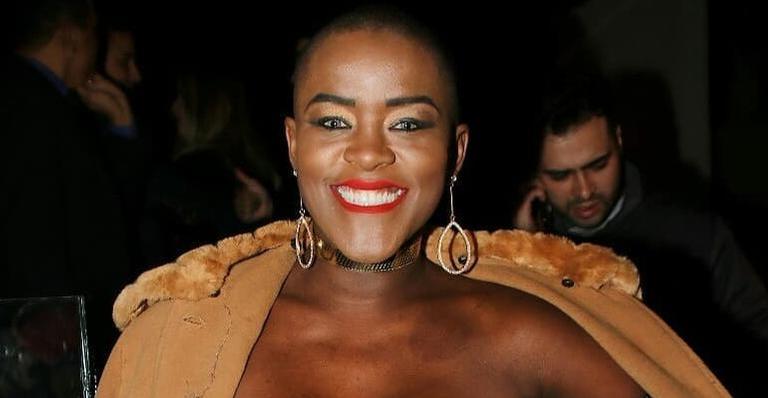 Após ensaio sensual careca, ex-BBB Angélica Ramos surge com visual renovado: ”Chanel babadeiro”