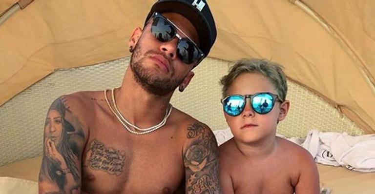 Davi Lucca, filho de Neymar Jr, mergulha em Fernando de Noronha