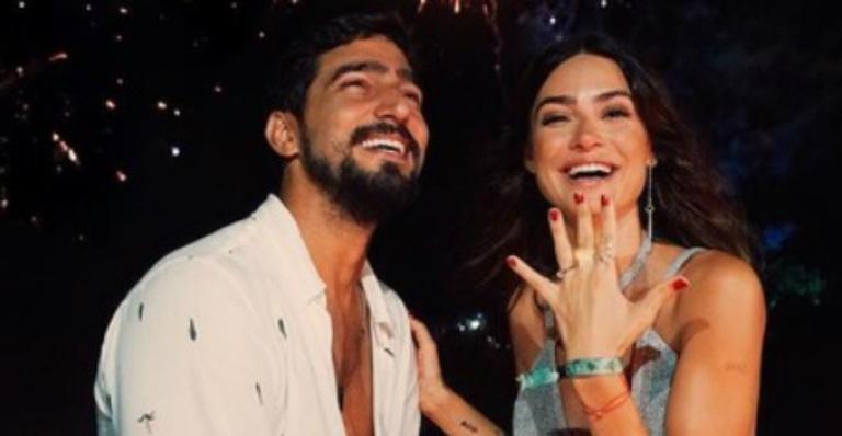 Thaila Ayala e Renato Goés ficam noivos: ”Linda família”