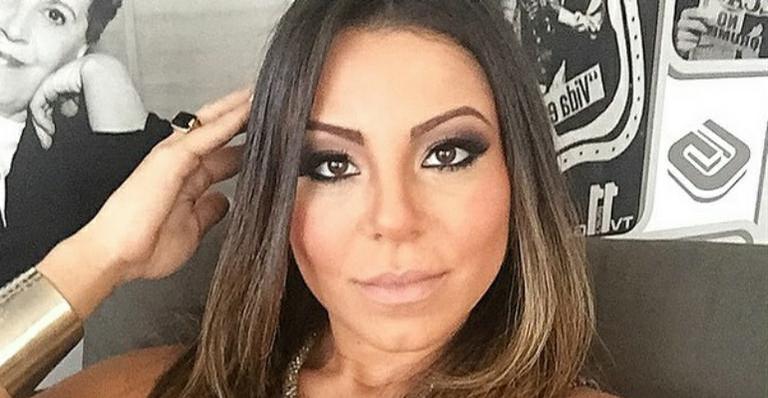 Andressa Ferreira posa de biquíni e afirma: ”Sofri preconceito apenas por ser bonita”