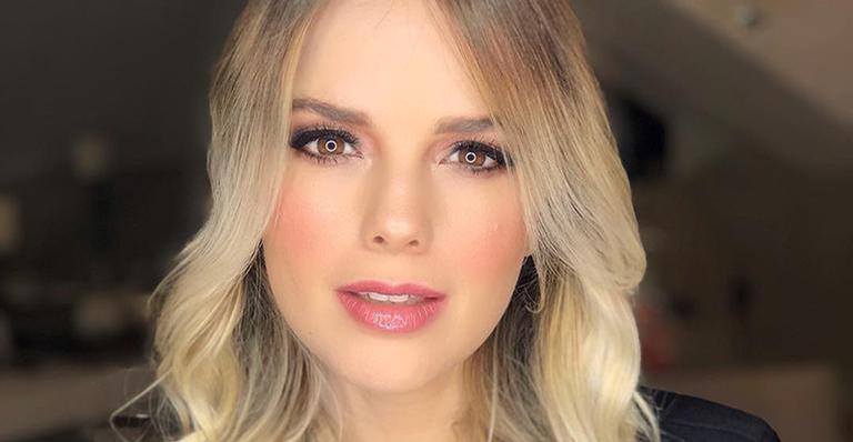Grávida, Thaeme revela estar em dúvida entre cesariana e parto normal