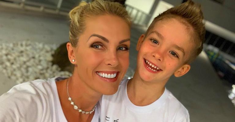Mãe coruja! Ana Hickmann compartilha clique fofo do filho, Alexandre, e encanta web