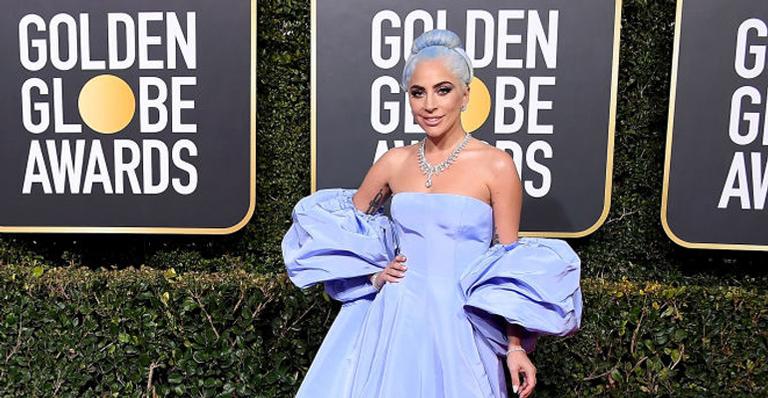 Lady Gaga não segura as lágrimas ao ganhar o Globo de Ouro com ”Shallow”